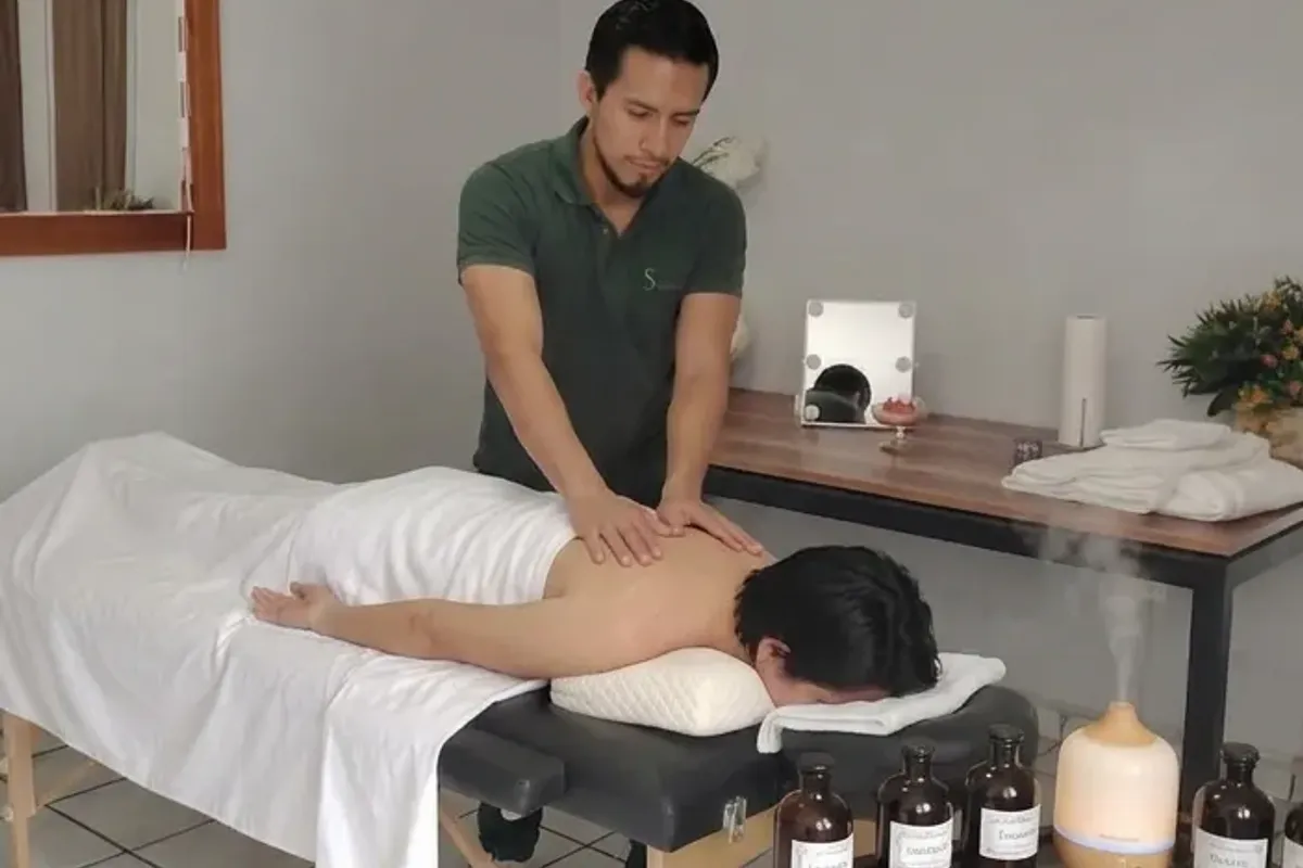 Masaje de espalda baja en Senda Alivio, Colima